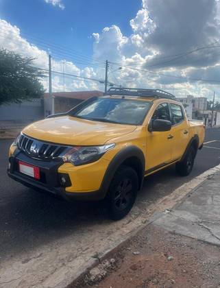 MITSUBISHI L200 TRITON 2.4 16V TURBO DIESEL SAVANA GLS CD 4X4 AUTOMÁTICO MITSUBISHI L200 TRITON 2.4 16V TURBO DIESEL SAVANA GLS CD 4X4 AUTOMÁTICO